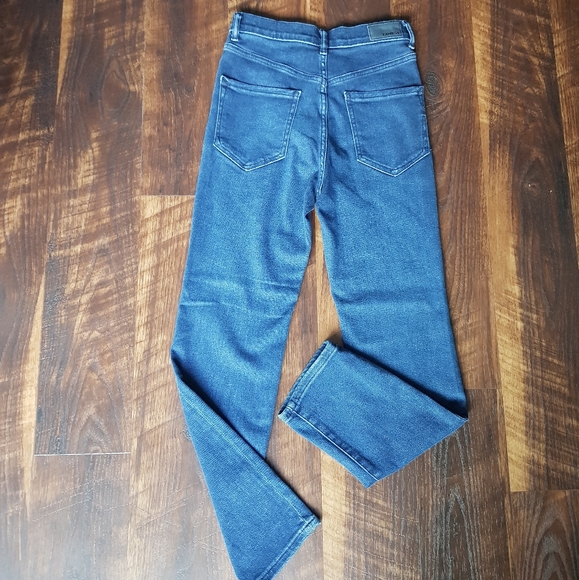 ⭐️ HIGH WAISTED DARK WASH SLIM ANKLE - Picture 5 of 7